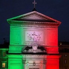 ‘Illuminata’ con il tricolore la Chiesa di San Salvatore in Lauro