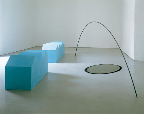 Ettore Spalletti, Gruppo della fonte 1988, La Criée, Rennes, 1988. Collezione: Musée d’Art Modern e Contamporaine Centre Pompidou, Parigi