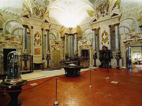 Firenze, Museo degli Argenti, interno