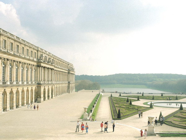 Luigi Ghirri, Versailles, 1985. C-print, vintage print. Collection Massimo Orsini, Mutina for Art I Ph. Massimo Orsini, Private Collection.