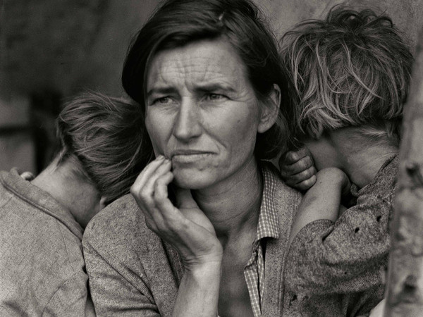 Dorothea Lange, Destitute pea pickers in California. Mother of seven children. Age thirty-two. Nipomo, California, 1936 The New York Public Library | Library of Congress Prints and Photographs Division Washington