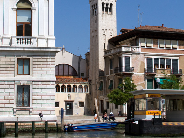 Intorno a Piazza San Marco tra shopping e arte