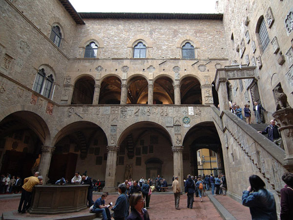 Museo Nazionale del Bargello, Firenze, cortile interno.