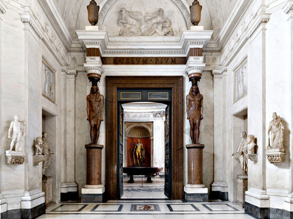 Musei Vaticani, la collezione dei marmi antichi nelle fotografie di Massimo Listri