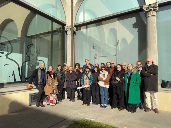 li studenti e i professori dell'Accademia di Belle Arti di Firenze con il direttore del Museo Novecento Sergio Risaliti